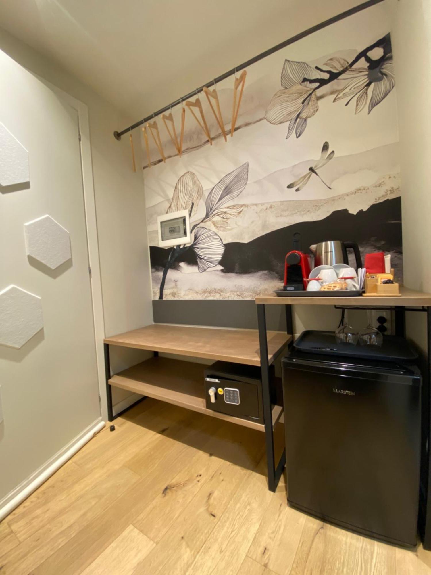 Malvezzi24 Boutique Rooms Desenzano del Garda Bagian luar foto