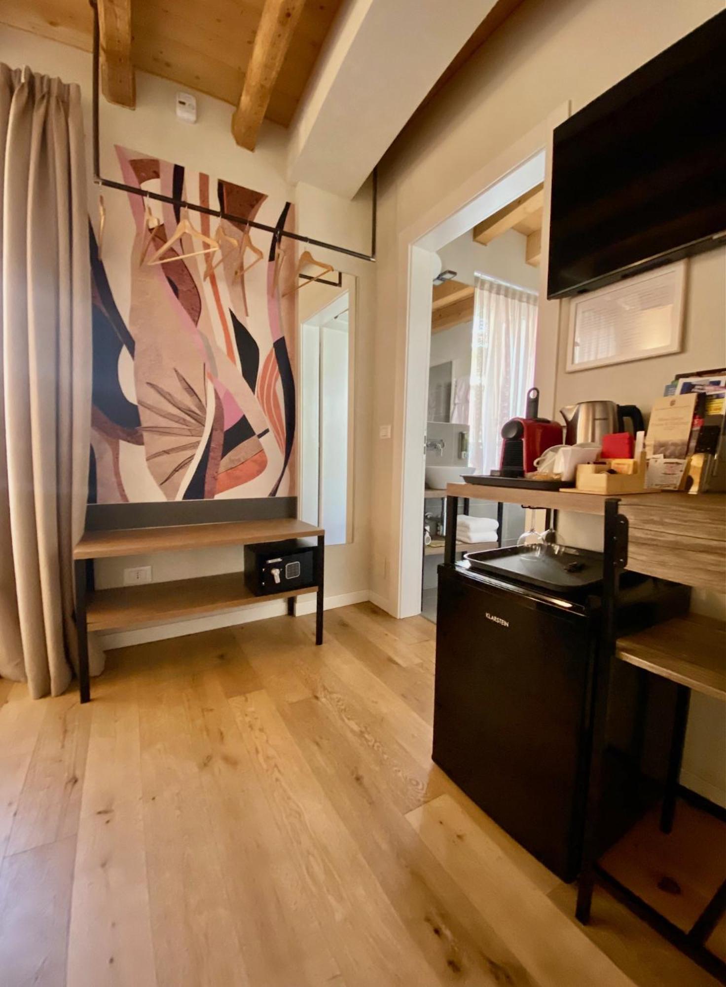 Malvezzi24 Boutique Rooms Desenzano del Garda Bagian luar foto